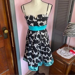 Adorable Floral dress by City Triangles